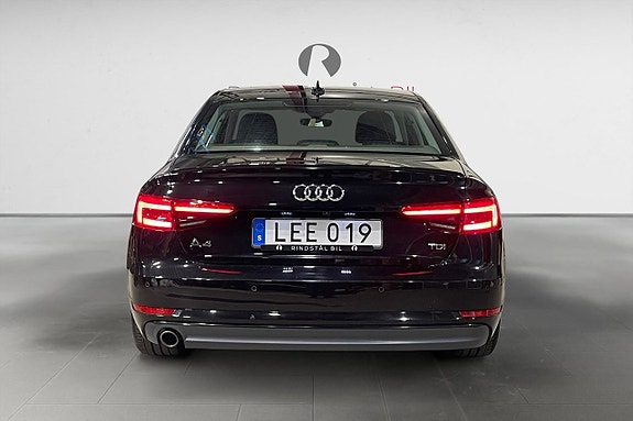 Audi A4 6 of 17