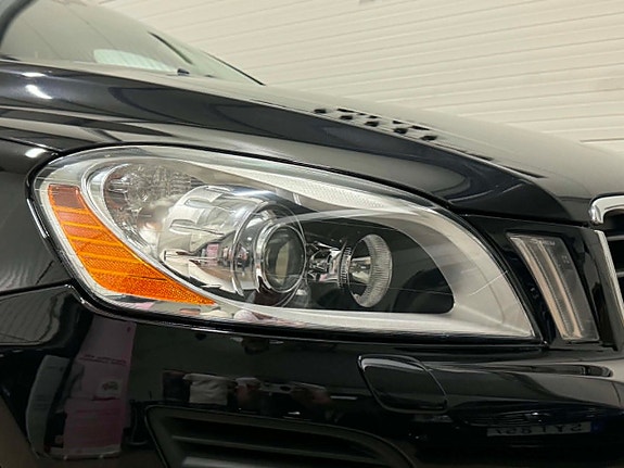 Volvo XC60 13 of 30