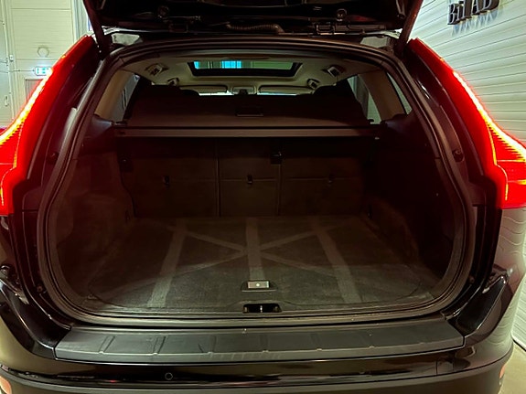 Volvo XC60 10 of 30