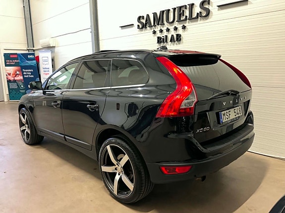 Volvo XC60 6 of 30