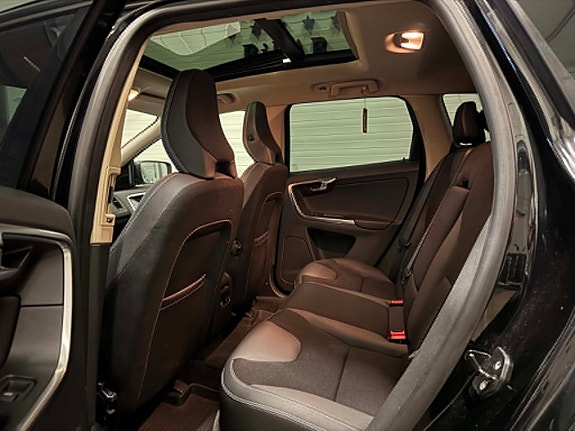 Volvo XC60 26 of 30