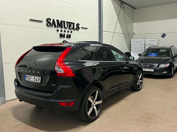 Volvo XC60 11 of 30