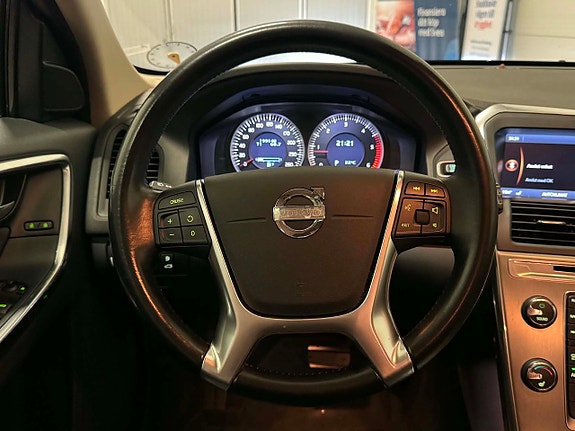 Volvo XC60 18 of 30