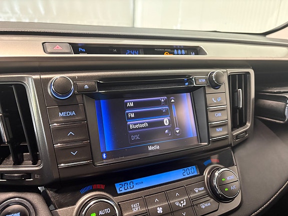 Toyota RAV4 16 of 23