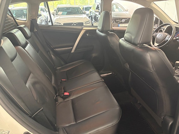 Toyota RAV4 20 of 23