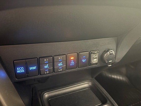 Toyota RAV4 17 of 23