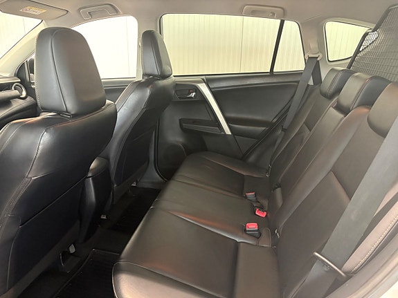 Toyota RAV4 19 of 23