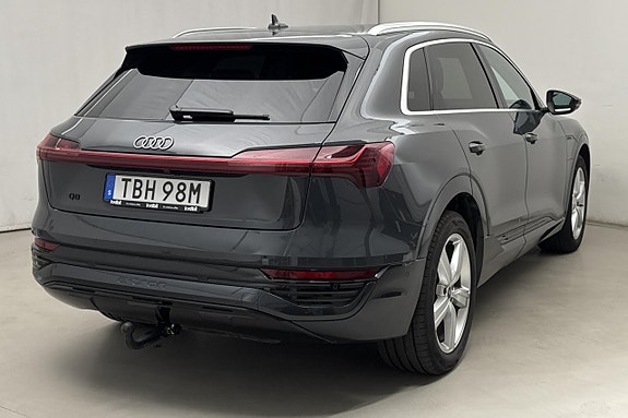 Audi Q8 3 of 25
