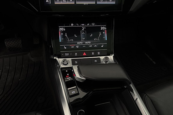 Audi Q8 16 of 25