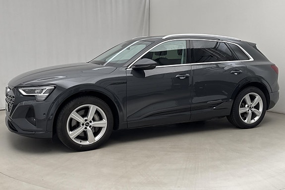 Audi Q8 2 of 25