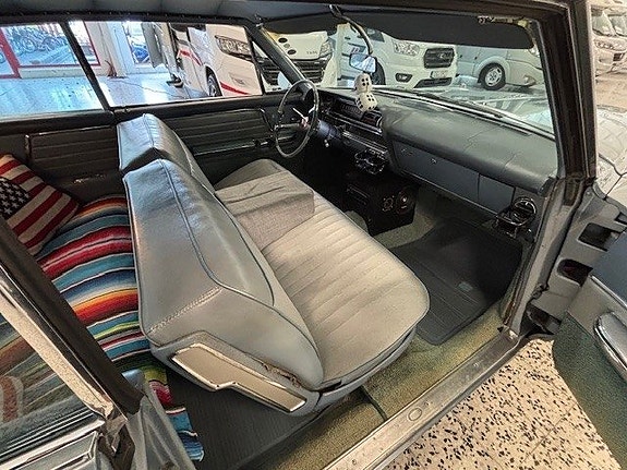 Cadillac Diville 8 of 13