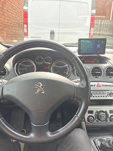 Peugeot 308 SW 10 of 22