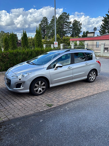 Peugeot 308 SW 3 of 22