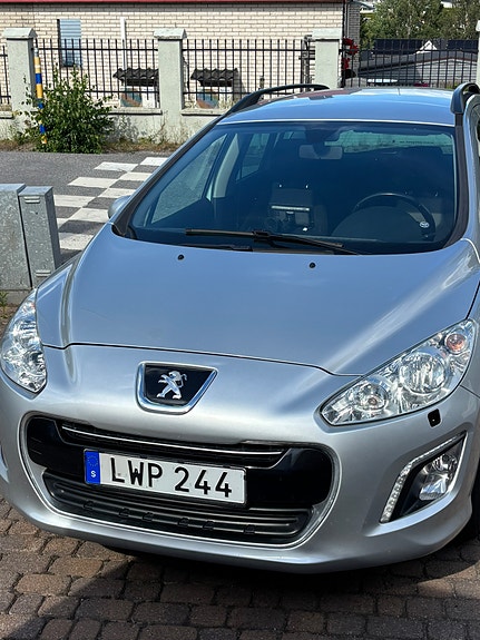 Peugeot 308 SW 2 of 22