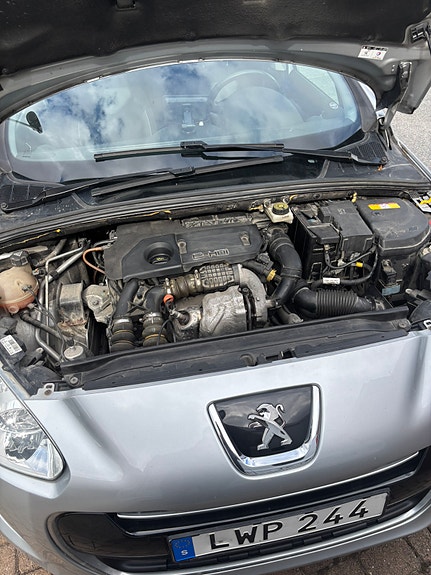 Peugeot 308 SW 12 of 22
