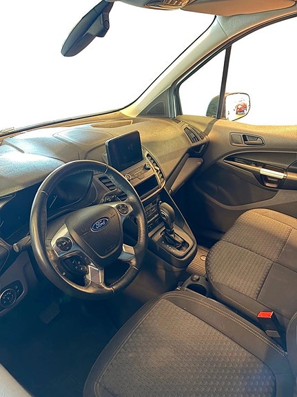 Ford Transit Connect 7 of 9