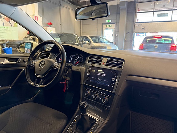 Volkswagen Golf I 21 of 25