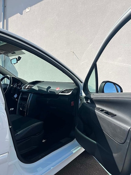 Peugeot 207 10 of 18