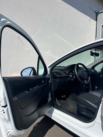 Peugeot 207 4 of 18