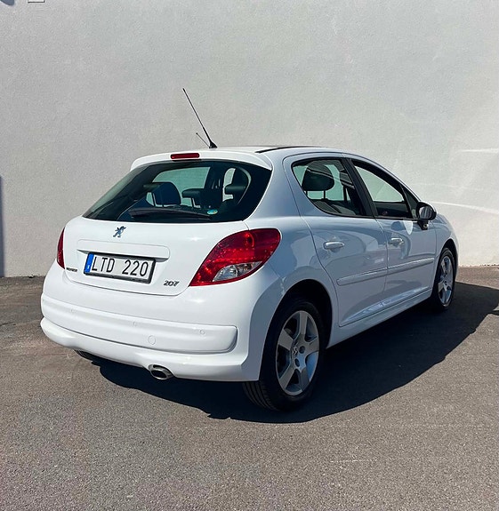 Peugeot 207 13 of 18