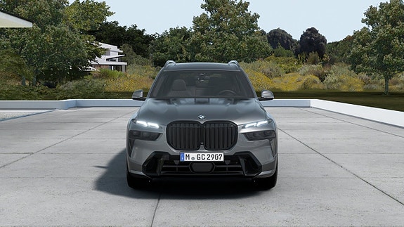 BMW X7 3 of 13