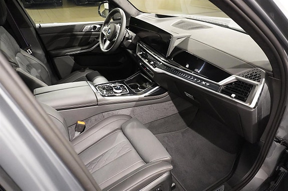 BMW X7 11 of 20