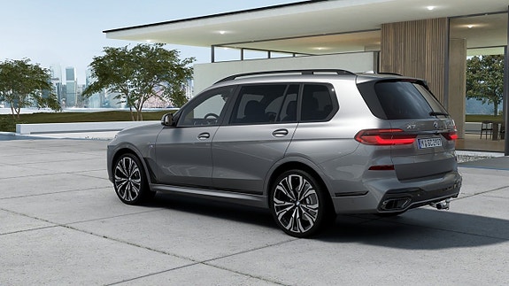 BMW X7 2 of 13