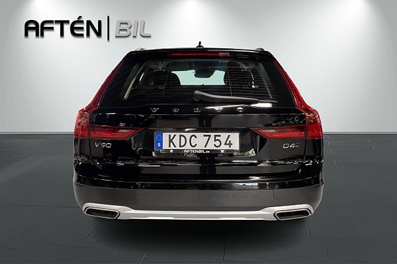 Volvo V90 Cross Country 9 of 29