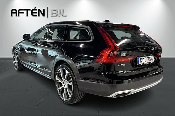 Volvo V90 Cross Country 8 of 29