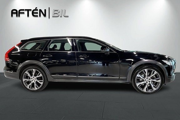 Volvo V90 Cross Country 7 of 29