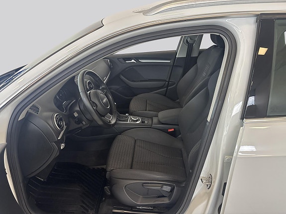 Audi A3 8 of 16