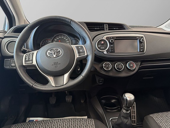 Toyota Yaris 9 of 11