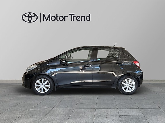 Toyota Yaris 3 of 11