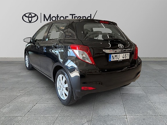 Toyota Yaris 2 of 11