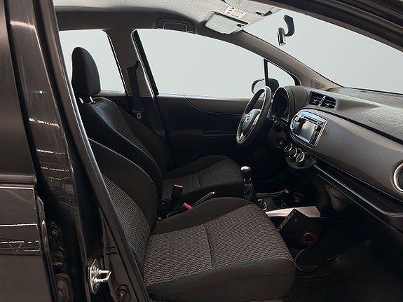 Toyota Yaris 7 of 11