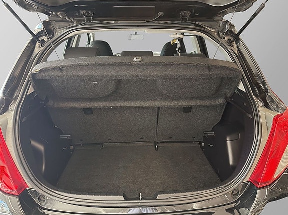 Toyota Yaris 11 of 11