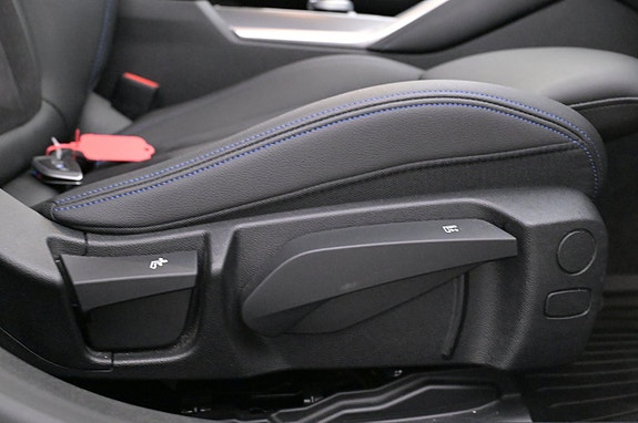 BMW i4 13 of 27