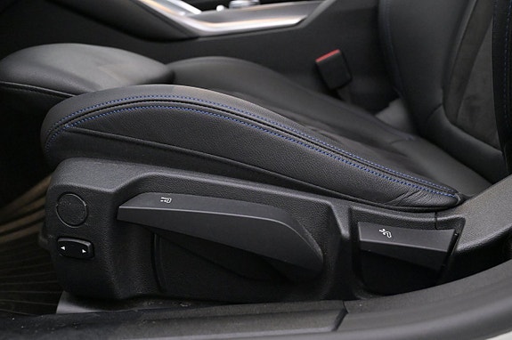 BMW i4 11 of 27