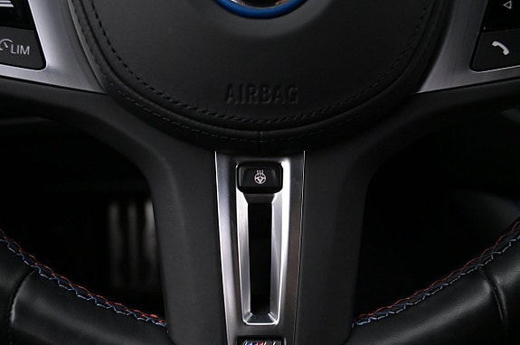 BMW i4 8 of 27