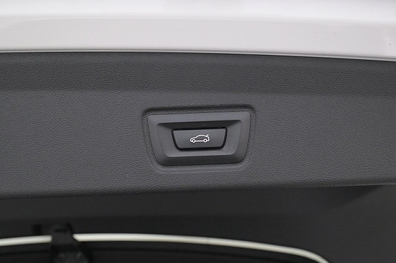 BMW i4 23 of 27