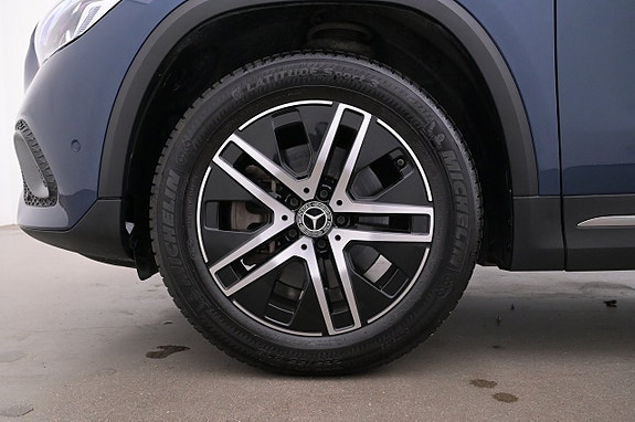Mercedes-Benz GLA250 e 27 of 27