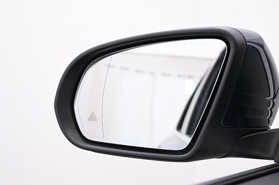 Mercedes-Benz GLA250 e 24 of 27