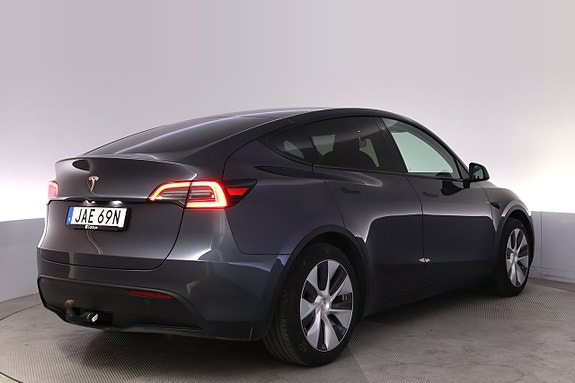 Tesla Model Y 5 of 27
