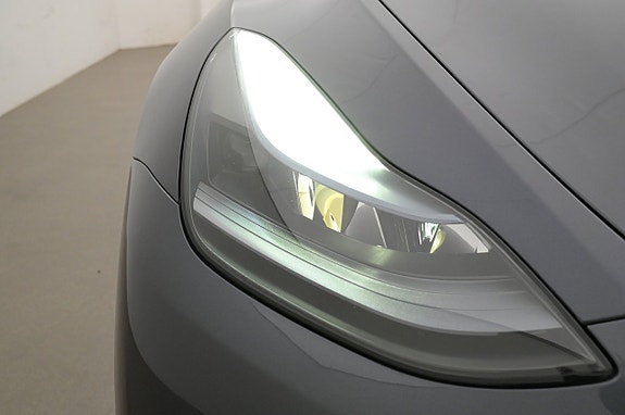 Tesla Model Y 26 of 27