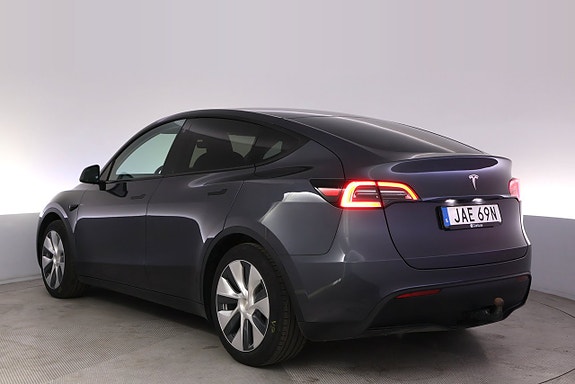 Tesla Model Y 4 of 27