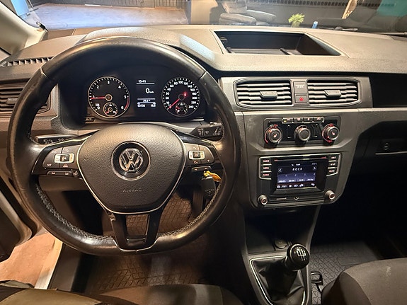 Volkswagen Caddy 12 of 17