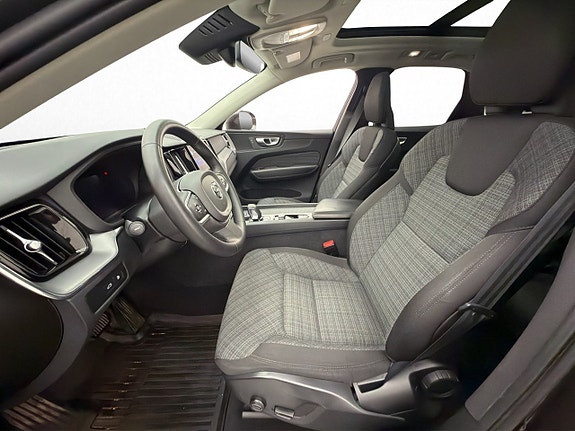 Volvo XC60 14 of 30