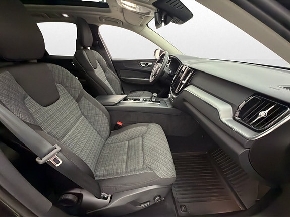 Volvo XC60 16 of 30