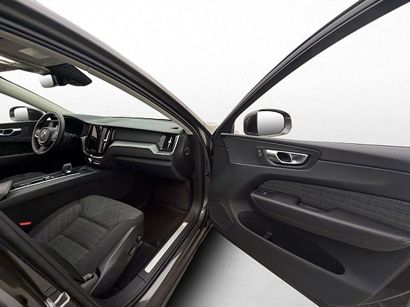 Volvo XC60 17 of 30