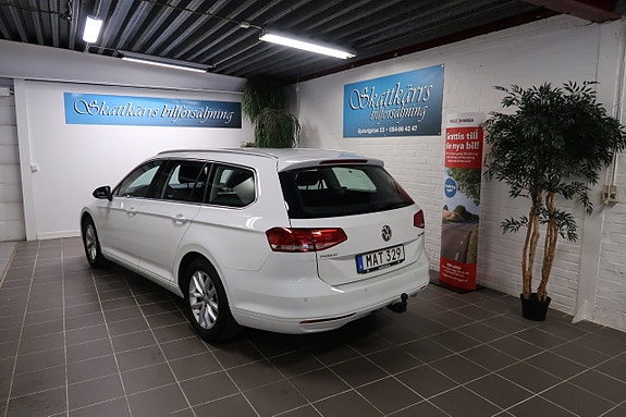 Volkswagen Passat 2 of 8